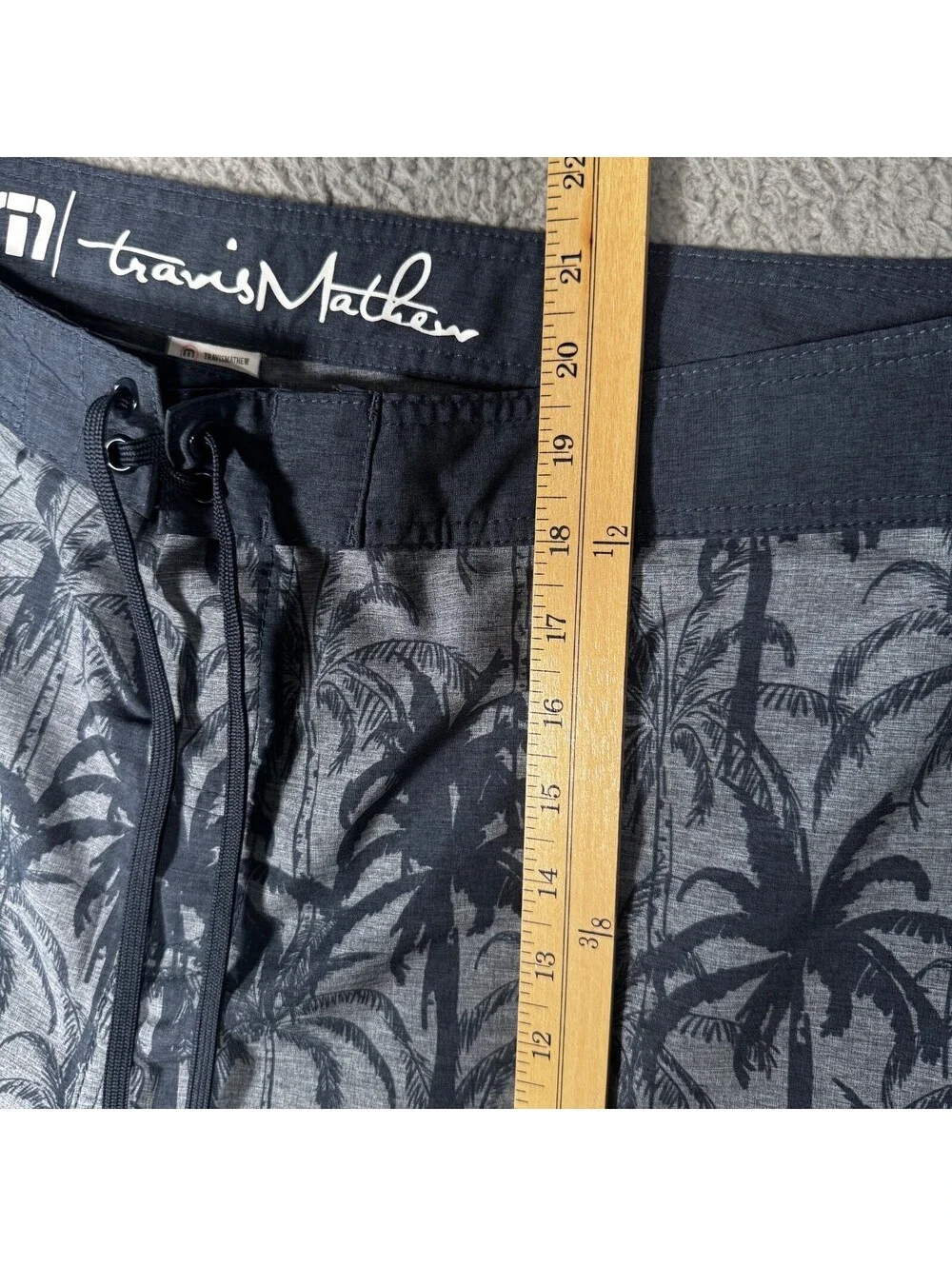 Travis Mathew Board Shorts Size 42 Surf Swim Casual Men's Palm Trees Flag Gray